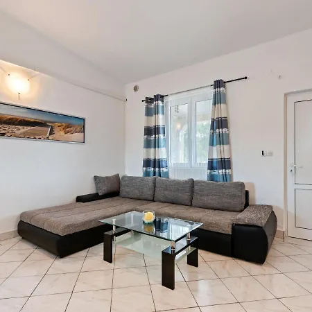Snug In With Sea Nearby Appartement Vir