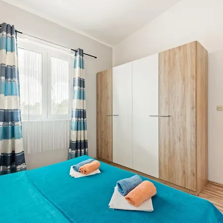 Snug In With Sea Nearby Apartment *
